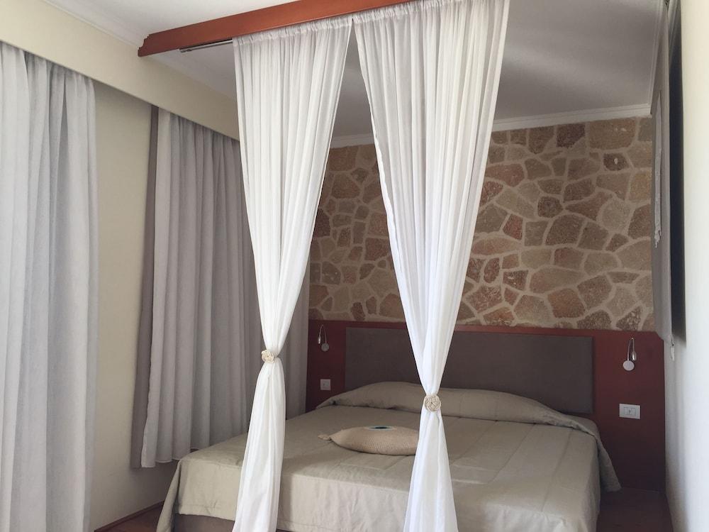 Al Mare Villas Киотари Екстериор снимка