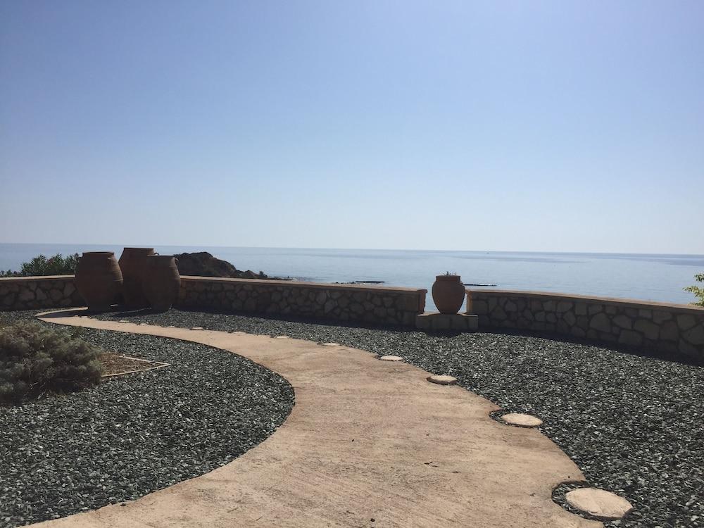 Al Mare Villas Киотари Екстериор снимка