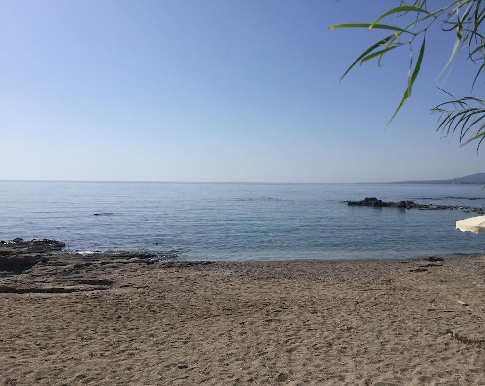 Al Mare Villas Киотари Екстериор снимка
